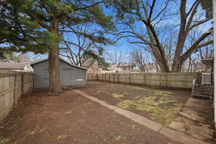 658 Edmund Ave, Saint Paul, MN 55104 - Photo 22