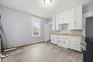 658 Edmund Ave, Saint Paul, MN 55104 - Photo 6