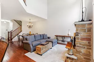 586 Sutherland Dr, Woodbury, MN 55129 - Photo 10