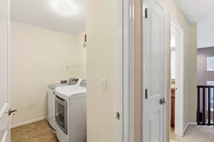 586 Sutherland Dr, Woodbury, MN 55129 - Photo 24