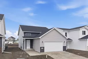 2414 38th Ave S, Moorhead, MN 56560 - Photo 2