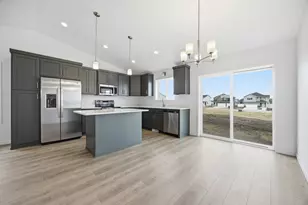 2414 38th Ave S, Moorhead, MN 56560 - Photo 6