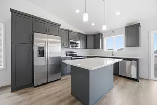 2414 38th Ave S, Moorhead, MN 56560 - Photo 10