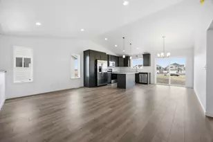 2414 38th Ave S, Moorhead, MN 56560 - Photo 8