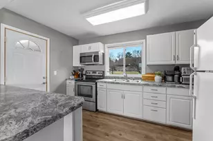 524 Lakeshore Cir, Annandale, MN 55302 - Photo 10