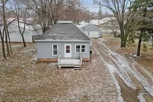 520 Ellsworth Ave, South Haven, MN 55382 - Photo 4