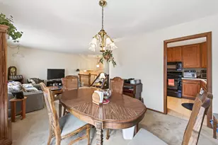 187 Valleyside Dr, Saint Paul, MN 55119 - Photo 6