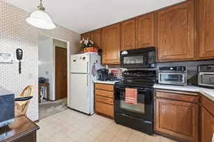 187 Valleyside Dr, Saint Paul, MN 55119 - Photo 8