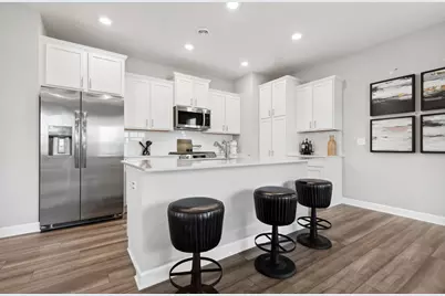 10796 Henslowe Avenue S, Cottage Grove, MN 55016 - Photo 2