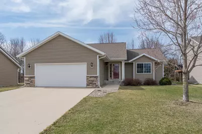 200 Foxfire Drive, Mankato, MN 56001 - Photo 1