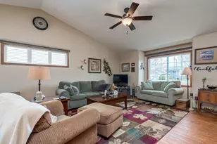 200 Foxfire Dr, Mankato, MN 56001 - Photo 2