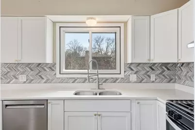 8212 Vincent Avenue N, Brooklyn Park, MN 55444 - Photo 14