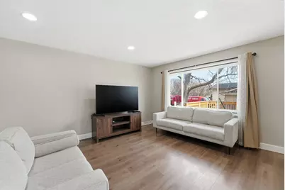 8212 Vincent Avenue N, Brooklyn Park, MN 55444 - Photo 6