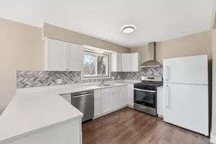 8212 Vincent Ave N, Brooklyn Park, MN 55444 - Photo 12