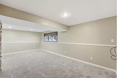 8212 Vincent Avenue N, Brooklyn Park, MN 55444 - Photo 22