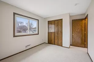 6061 Hillsboro Ave N, New Hope, MN 55428 - Photo 20