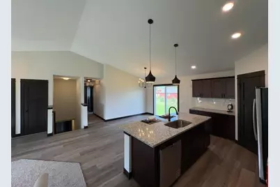 320 Stoneridge Lane NE, Owatonna, MN 55060 - Photo 4