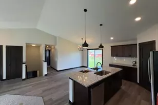 320 Stoneridge Ln NE, Owatonna, MN 55060 - Photo 4