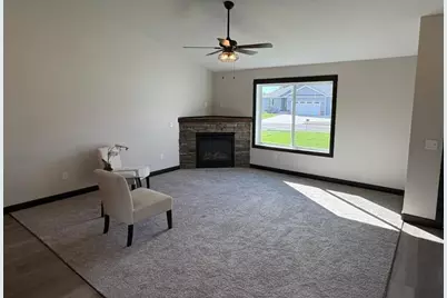 320 Stoneridge Lane NE, Owatonna, MN 55060 - Photo 6