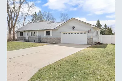 1429 Rice Lake Street, Owatonna, MN 55060 - Photo 2