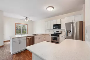7503 5th St N, Oakdale, MN 55128 - Photo 8