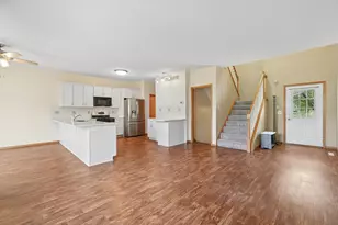 7503 5th St N, Oakdale, MN 55128 - Photo 6