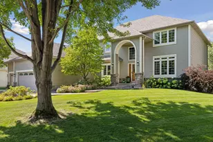 3975 Zanzibar Ln N, Plymouth, MN 55446 - Photo 2