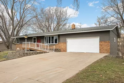 11004 Oak Knoll Terrace N, Hopkins, MN 55305 - Photo 2