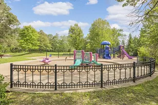 11004 Oak Knoll Terrace N, Hopkins, MN 55305 - Photo 24