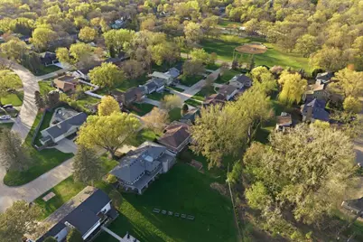 6625 Naomi Drive, Edina, MN 55439 - Photo 2