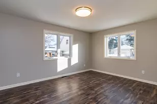 1106 Hawthorne Ave E, Saint Paul, MN 55106 - Photo 12