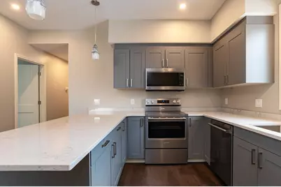 1106 Hawthorne Avenue E, Saint Paul, MN 55106 - Photo 4