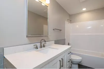 1106 Hawthorne Avenue E, Saint Paul, MN 55106 - Photo 14
