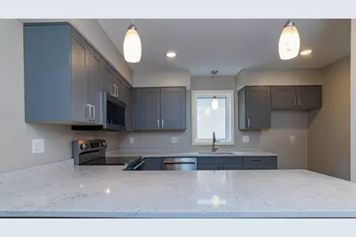 1106 Hawthorne Avenue E, Saint Paul, MN 55106 - Photo 4