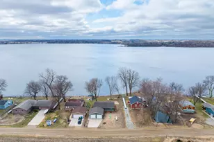 17009 Dickenson Ln, Waterville, MN 56096 - Photo 2