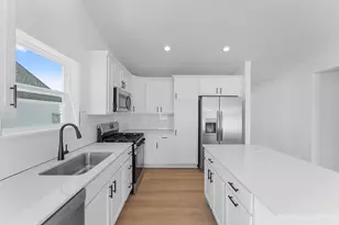 1271 Hadley Hills Dr NE, Rochester, MN 55906 - Photo 2