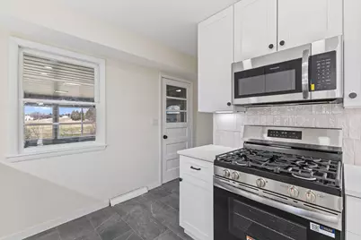 1895 Shryer Avenue W, Roseville, MN 55113 - Photo 8