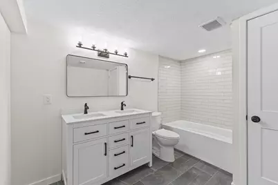 1895 Shryer Avenue W, Roseville, MN 55113 - Photo 14