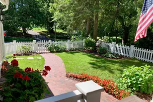 79 Dahlia St, Mahtomedi, MN 55115 - Photo 8