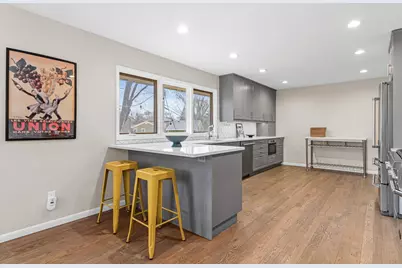 6901 Hillcrest Lane, Edina, MN 55435 - Photo 8