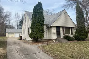 307 E 6th St, Albert Lea, MN 56007 - Photo 1