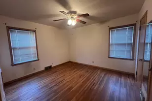 307 E 6th St, Albert Lea, MN 56007 - Photo 4