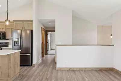 521 Summit Circle, Baldwin, WI 54002 - Photo 8