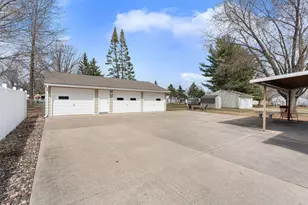 805 15th Ave SE, Austin, MN 55912 - Photo 10