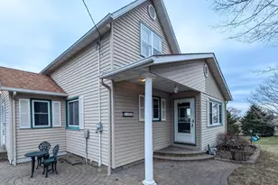 108 Center St, Freeborn, MN 56032 - Photo 2