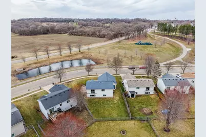 1154 Peregrine Dr SE, Rochester, MN 55904 - Photo 4