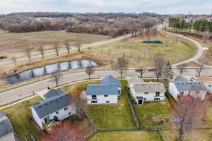 1154 Peregrine Dr S E, Rochester, MN 55904 - Photo 4