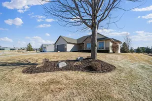 708 Anderson Way, Alexandria, MN 56308 - Photo 2