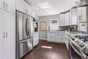 2718 Hampshire Ave S, Saint Louis Park, MN 55426 - Photo 12