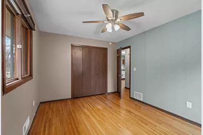 16320 Saint Marys Drive S, Saint Mary's Point, MN 55043 - Photo 16